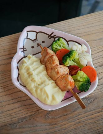 Шашлик з курячого філе з картопляним пюре